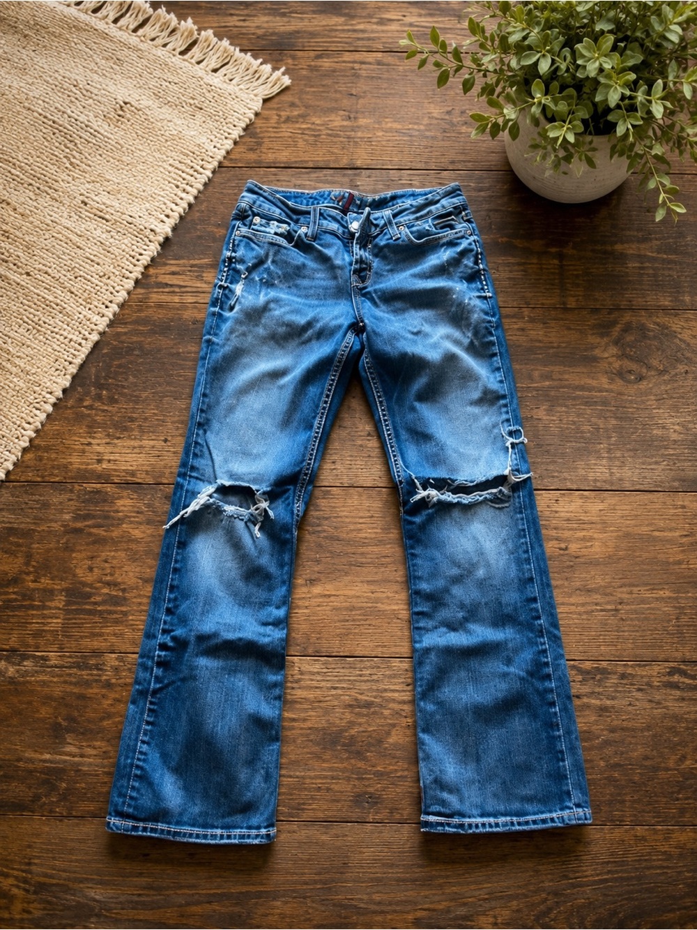 BKE Kate Bootcut / Slight Flare Jeans — Size 27 x 31 1/2 BB9
